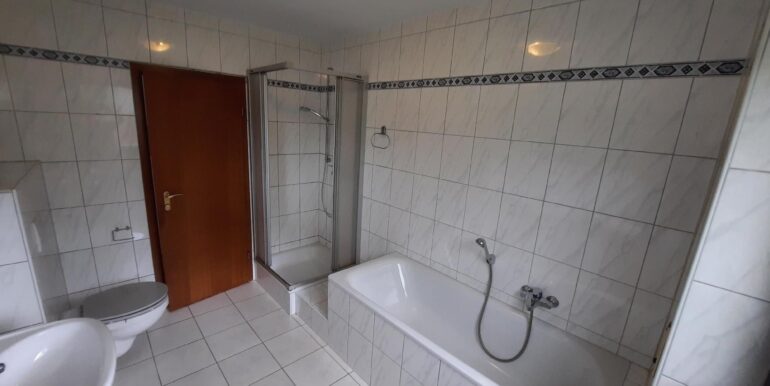 Badezimmer EG ...