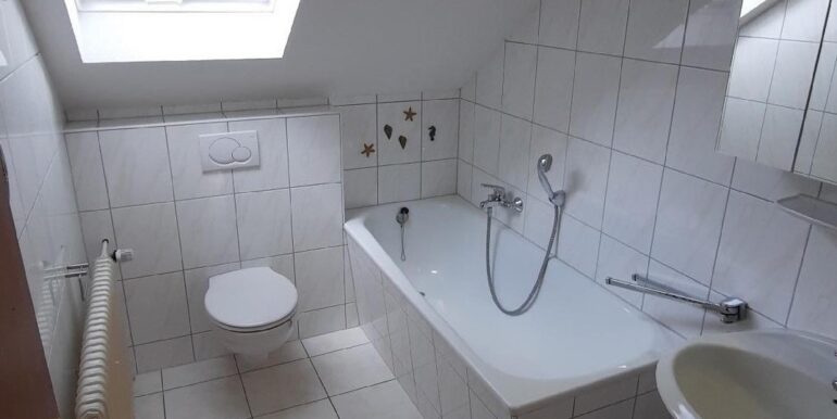Badezimmer DG ...
