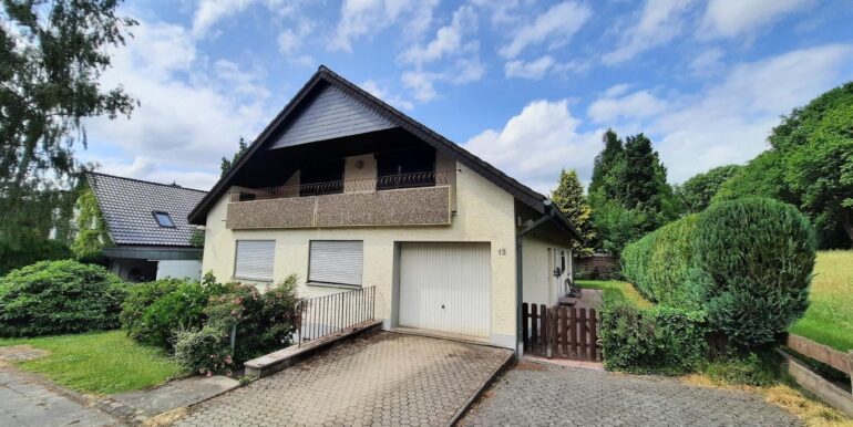 Straßenansicht ...