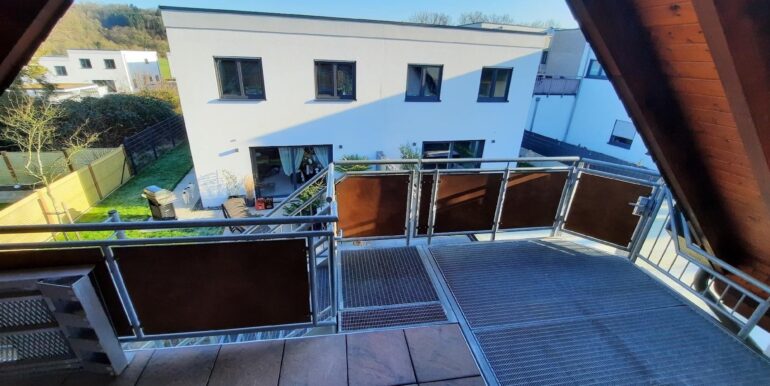 Überdachter Balkon ...