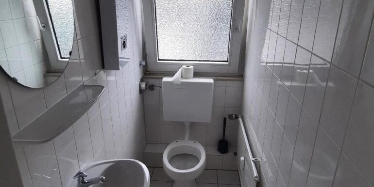 WC mit Fenster ...