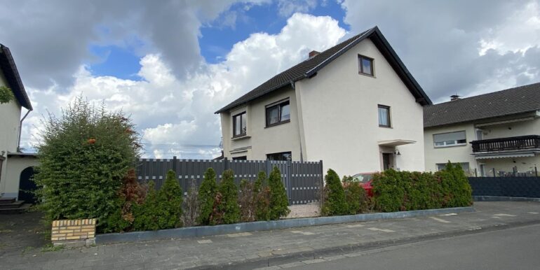 Strassenansicht 1 ...