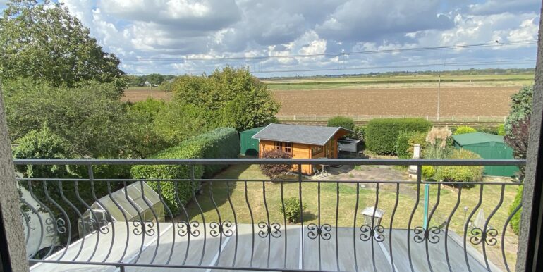 Gartenblick vom Balkon ...