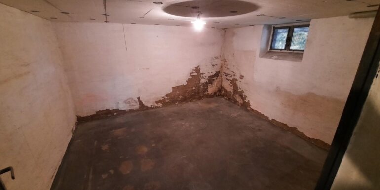 Großer Kellerraum ...