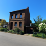 Straßenansicht rechts ...
