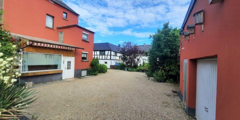 Innenhof ...