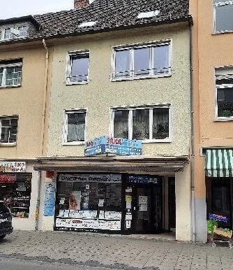 Straßenansicht ...