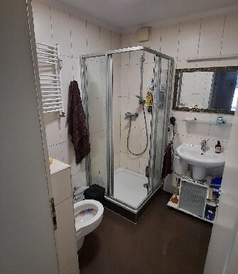 Badezimmer 2.OG ...