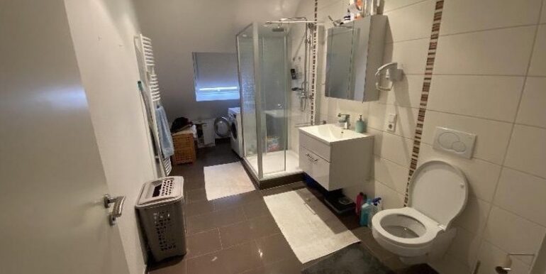 Badezimmer DG ...