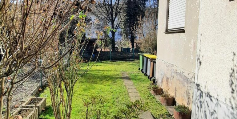 Zuweg zum Garten