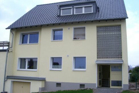 Straßenansicht ...