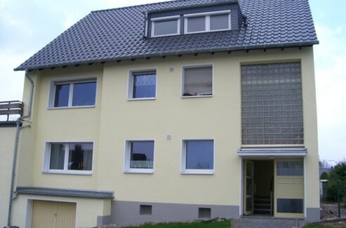 Straßenansicht ...