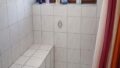Tageslicht-Bad mit Dusche ...
