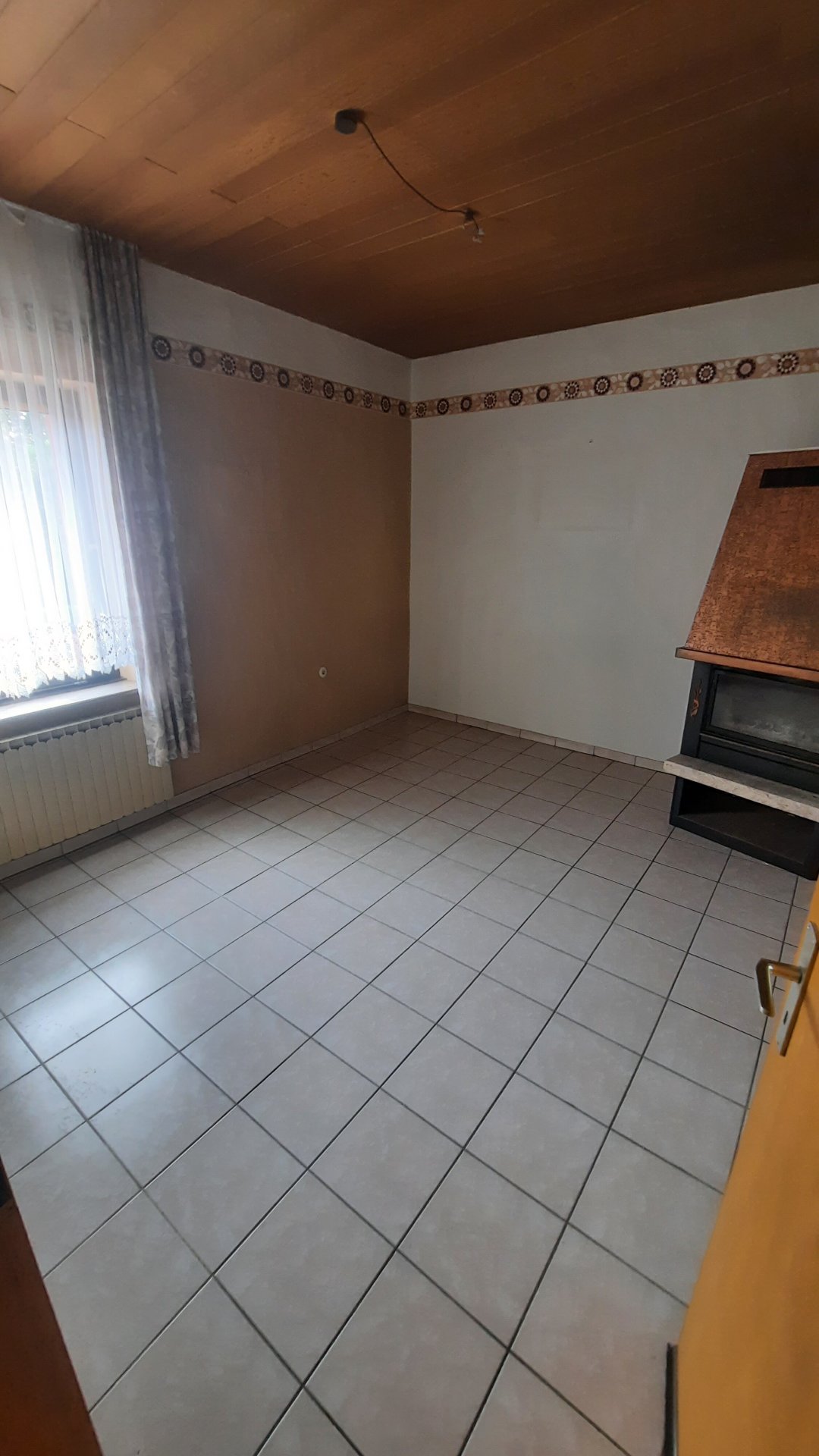 Zimmer 1 OG ...