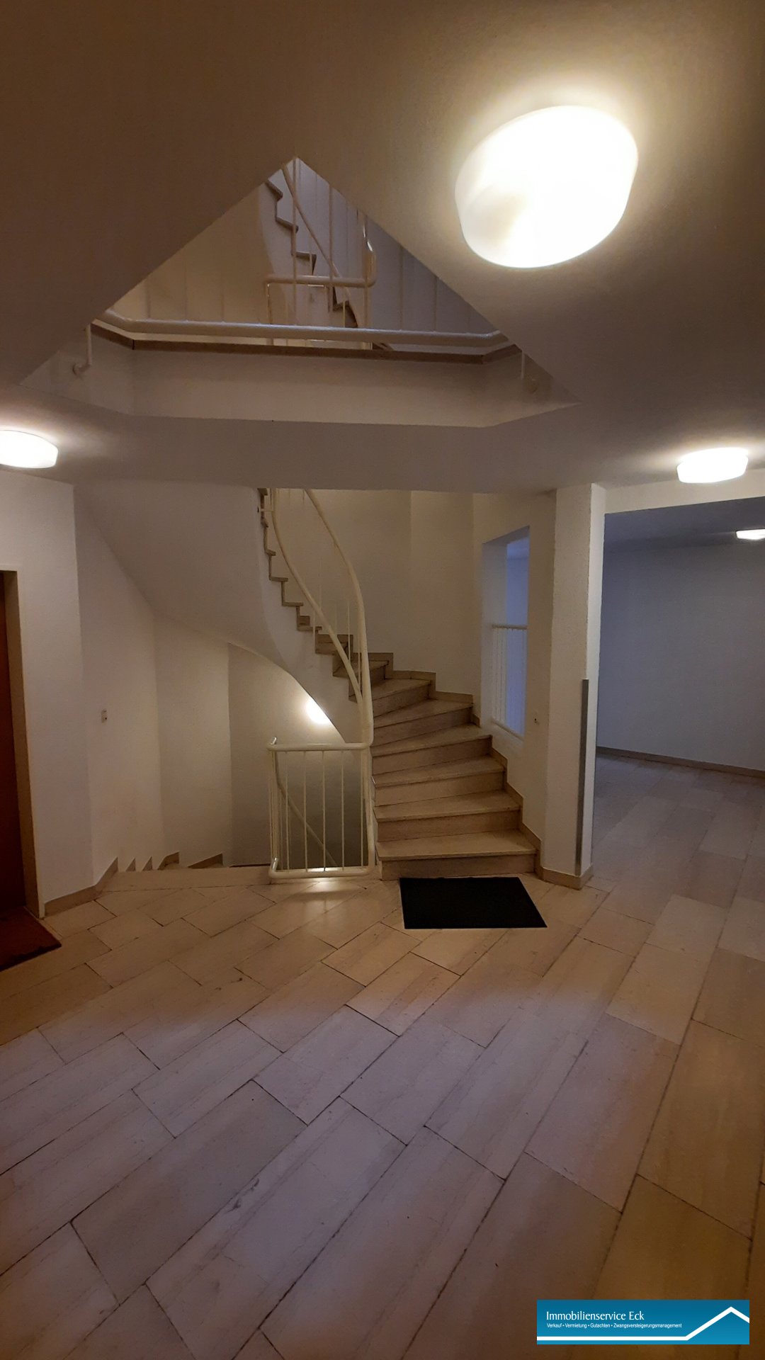 Treppenhaus EG ...