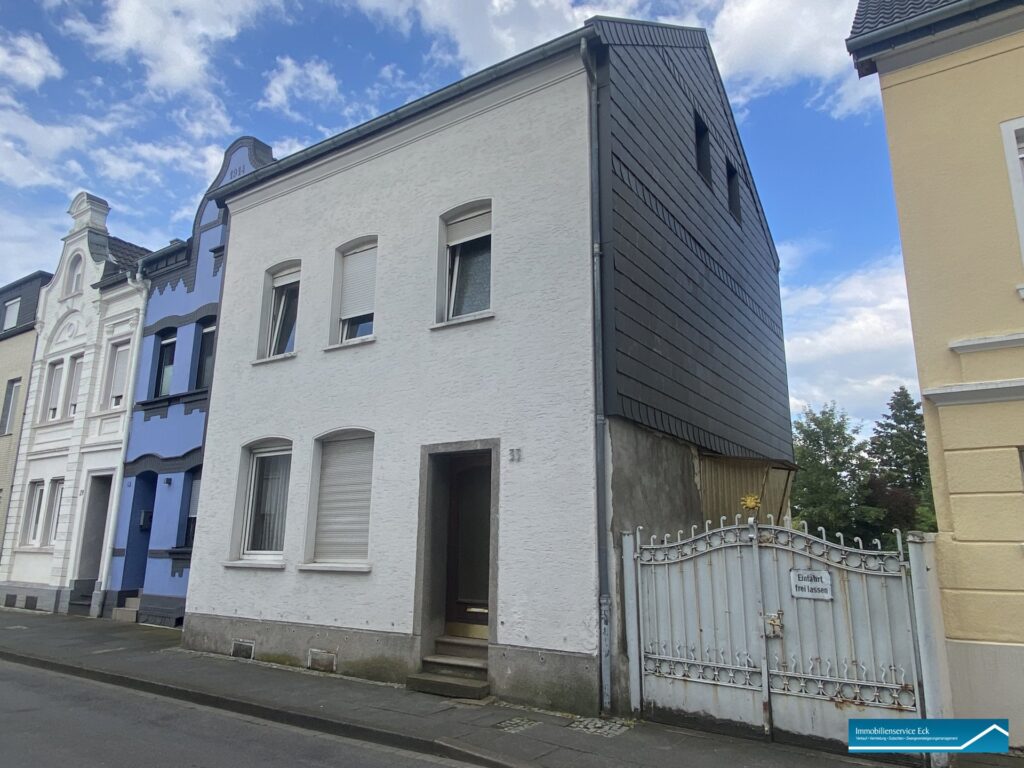 Straßenansicht rechts